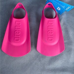 Arena Vibrant Pink Swim Fins